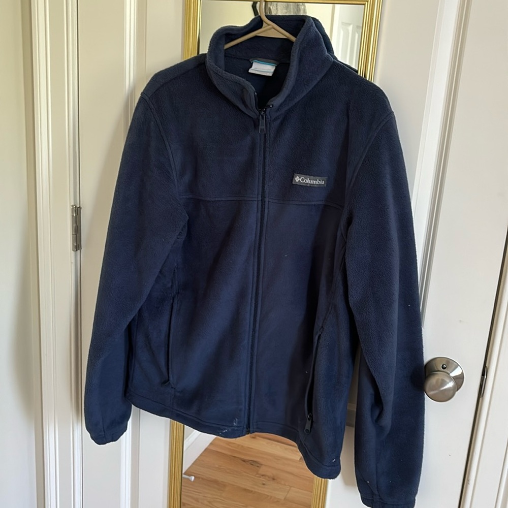 Mens COLUMBIA fleece jacket.
